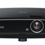 EPSON: Projektor mit iPhone-Dockingstation