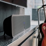 Neue BluOSTM Firmware erweitert Bluesound PULSE SOUNDBAR+ um Dolby Atmos® Heimkinosound